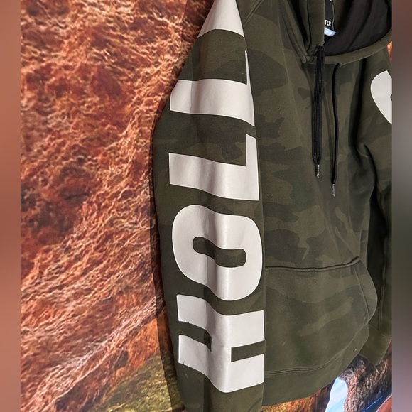 Hollister Print Logo Camo Hoodie Sweatshirt - Picture 5 of 14